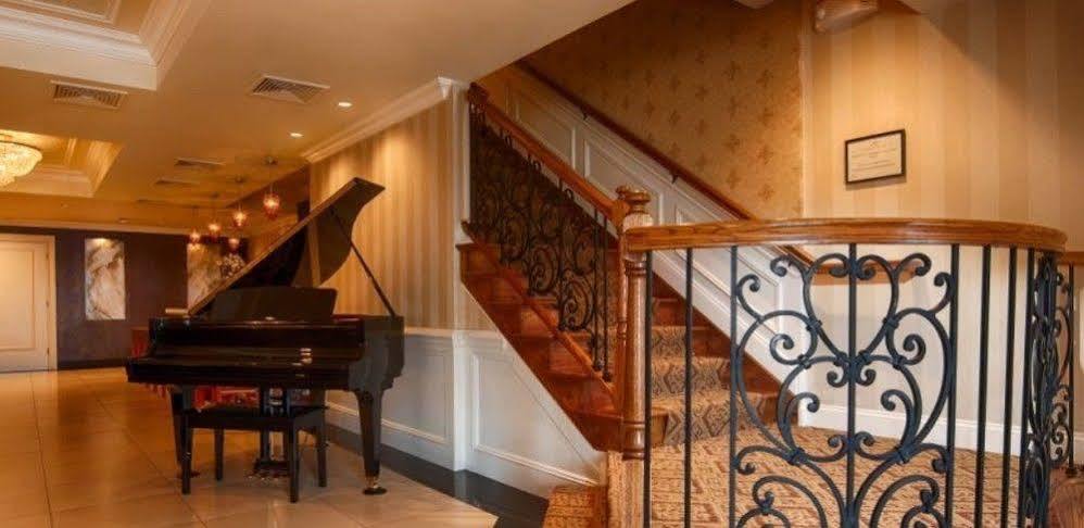 American Hotel Freehold Extérieur photo